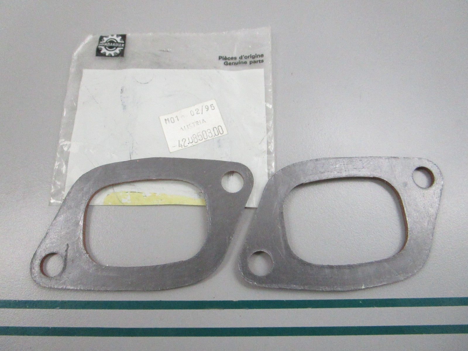 NEW (LOT OF 2) 420850300 Ski-Doo Gasket 0810