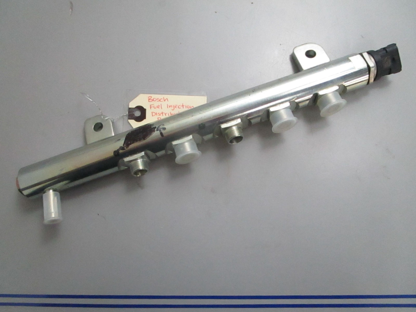 *NEW* 0820 Bosch Fuel Injection Distribution Pipe 35022107F