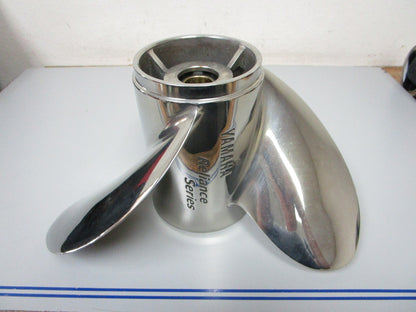 *NEW OEM* 0720 Yamaha 3 Blade Stainless Steel 13 ¾ x 19 Propeller 68F-45974-20