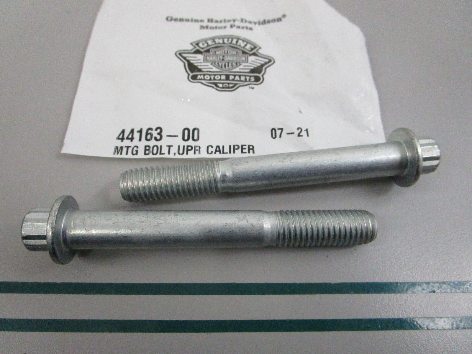 NEW OEM (LOT OF 2) 44163-00 Harley Davidson Upper Mounting Bolt 0810