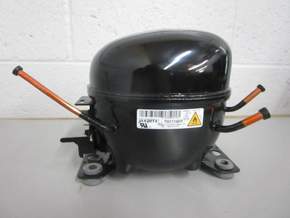 *NEW OEM* 0820 Electrolux Compressor Assy 5304519758