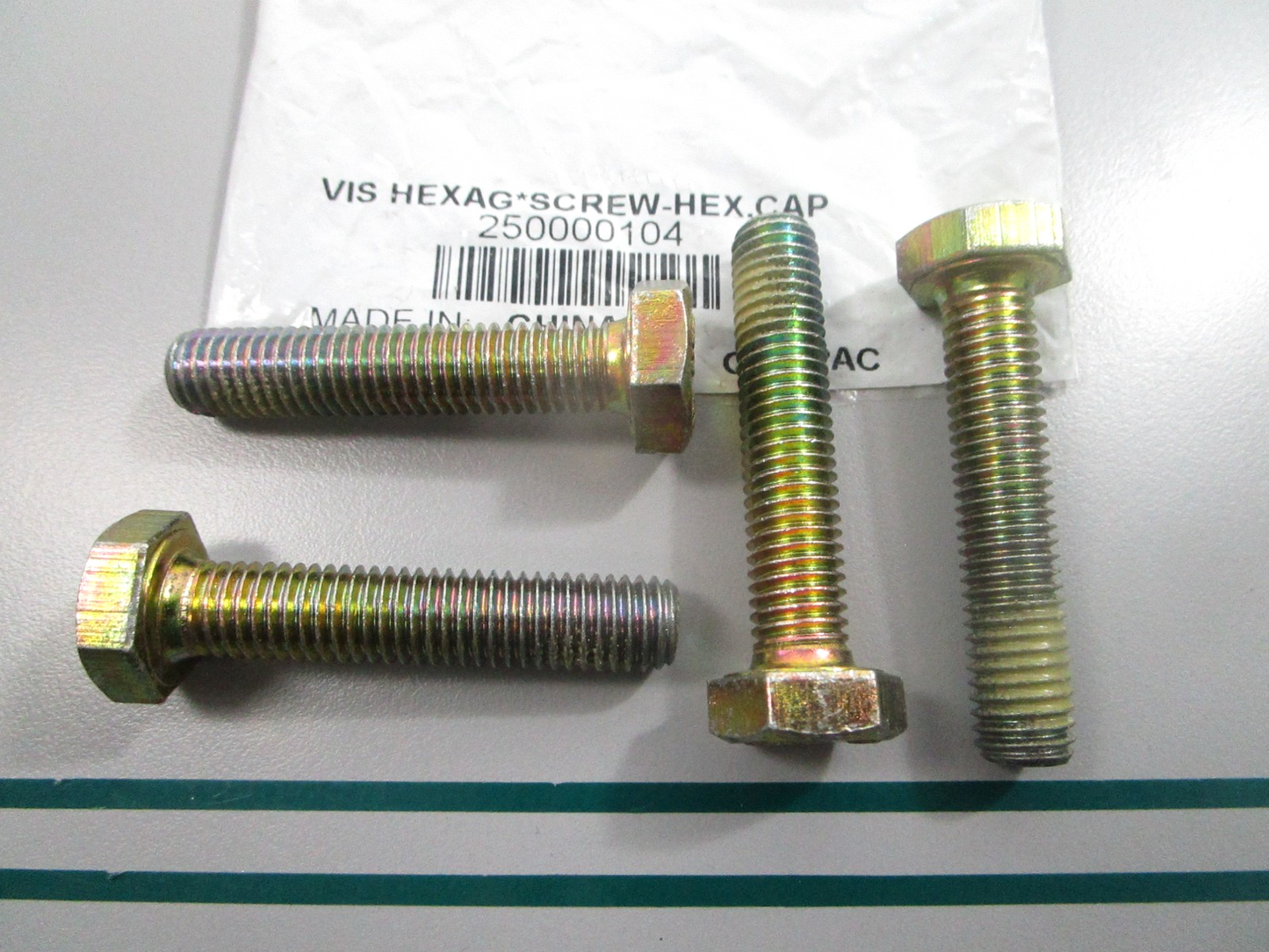 NEW (LOT OF 4) 250000104 Ski-Doo Screw 0810