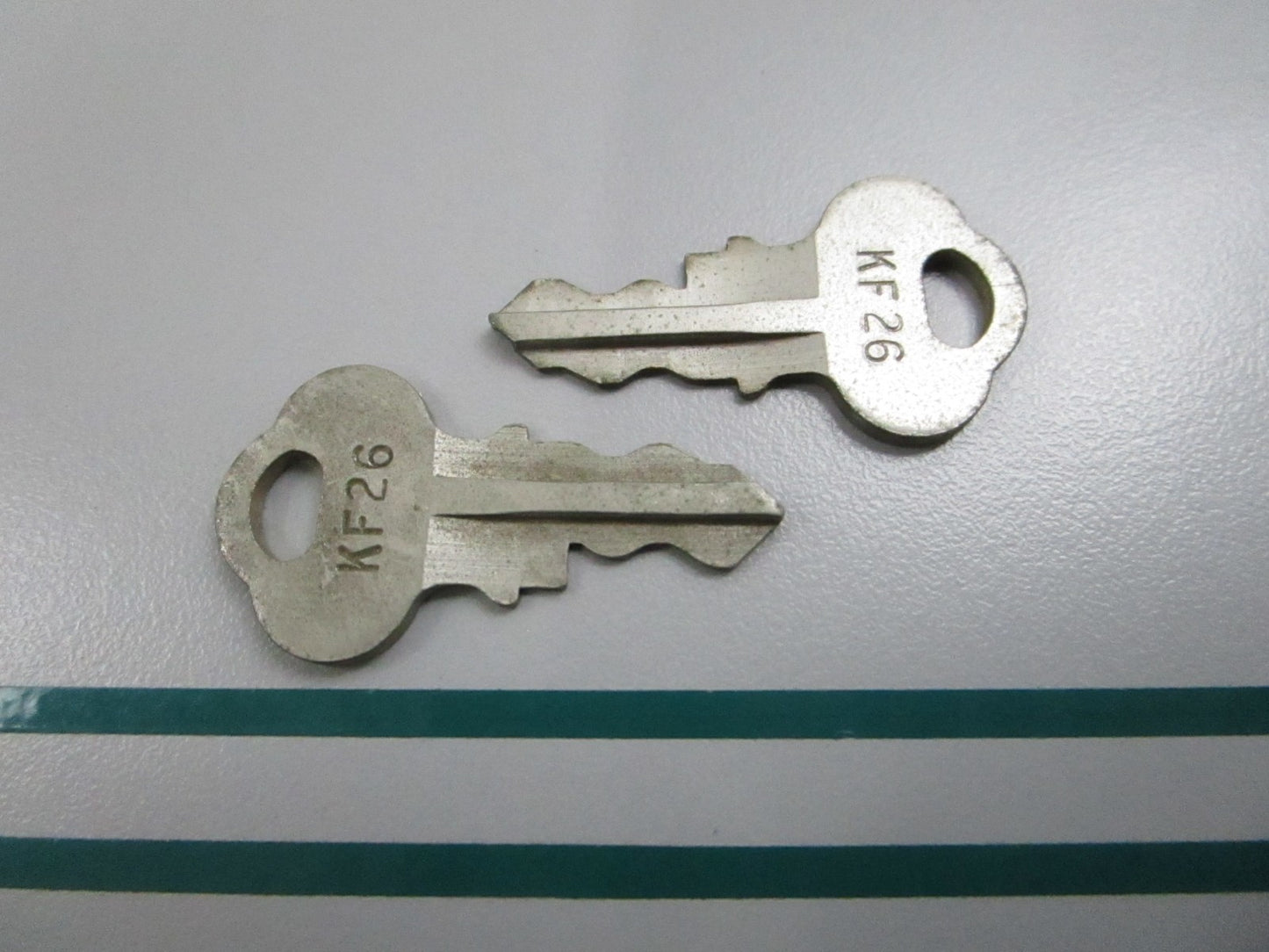 NEW OEM (LOT OF 2) 501541 0501541 OMC Johnson Evinrude KF26 Ignition Key 0810