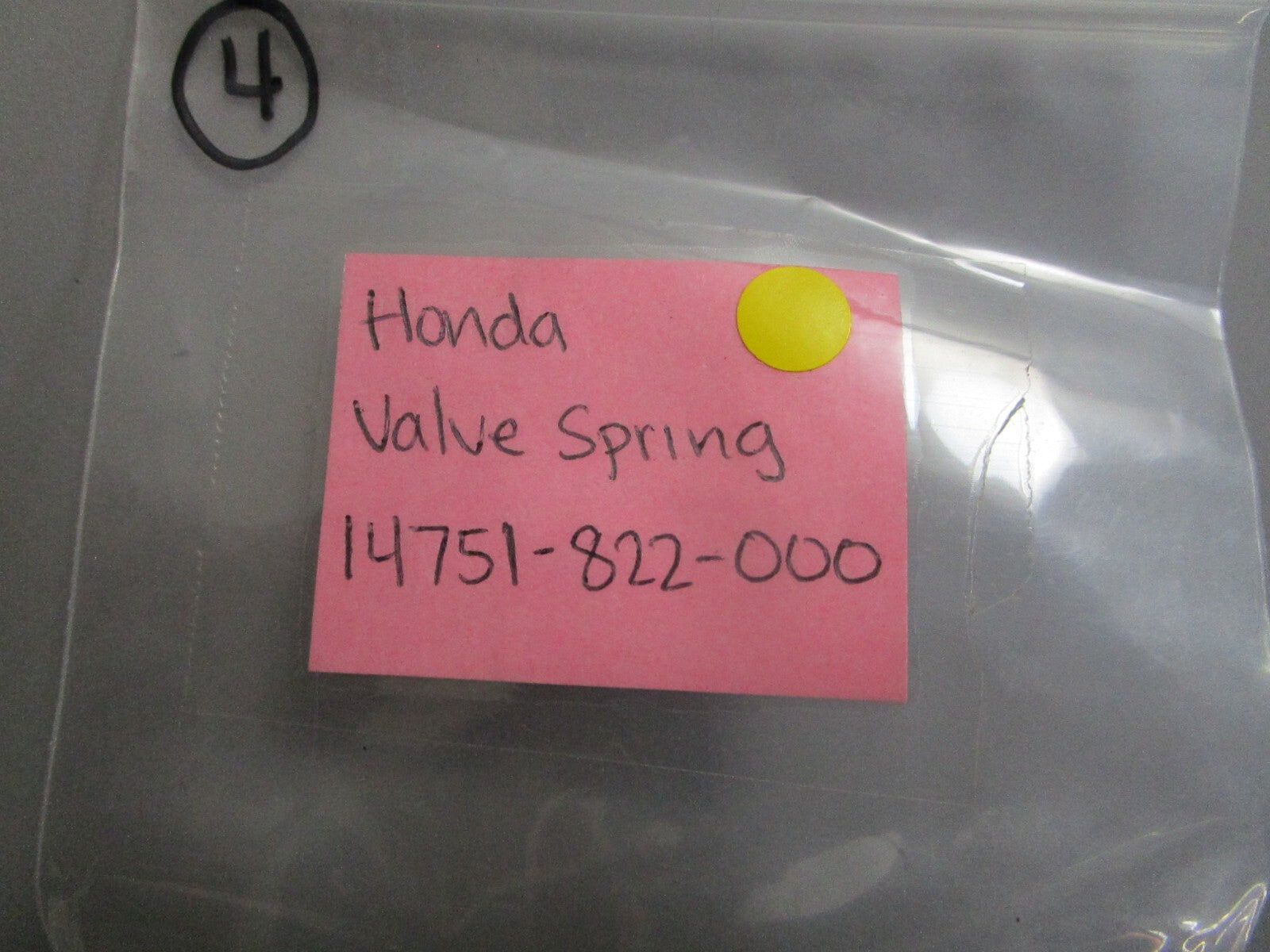 *NEW OEM* 0810 Honda Valve Spring 14751-822-000
