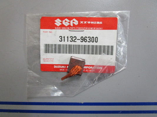 *NEW OEM* 0810 Suzuki Brush 31132-96300