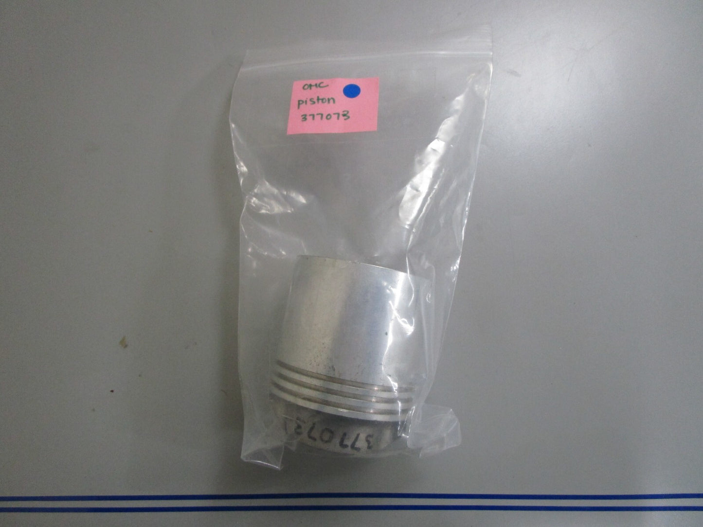 *NEW OEM* 0810 OMC Johnson Evinrude Piston 377073 0377073