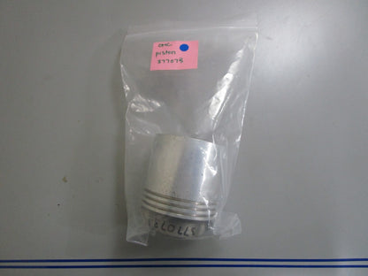 *NEW OEM* 0810 OMC Johnson Evinrude Piston 377073 0377073