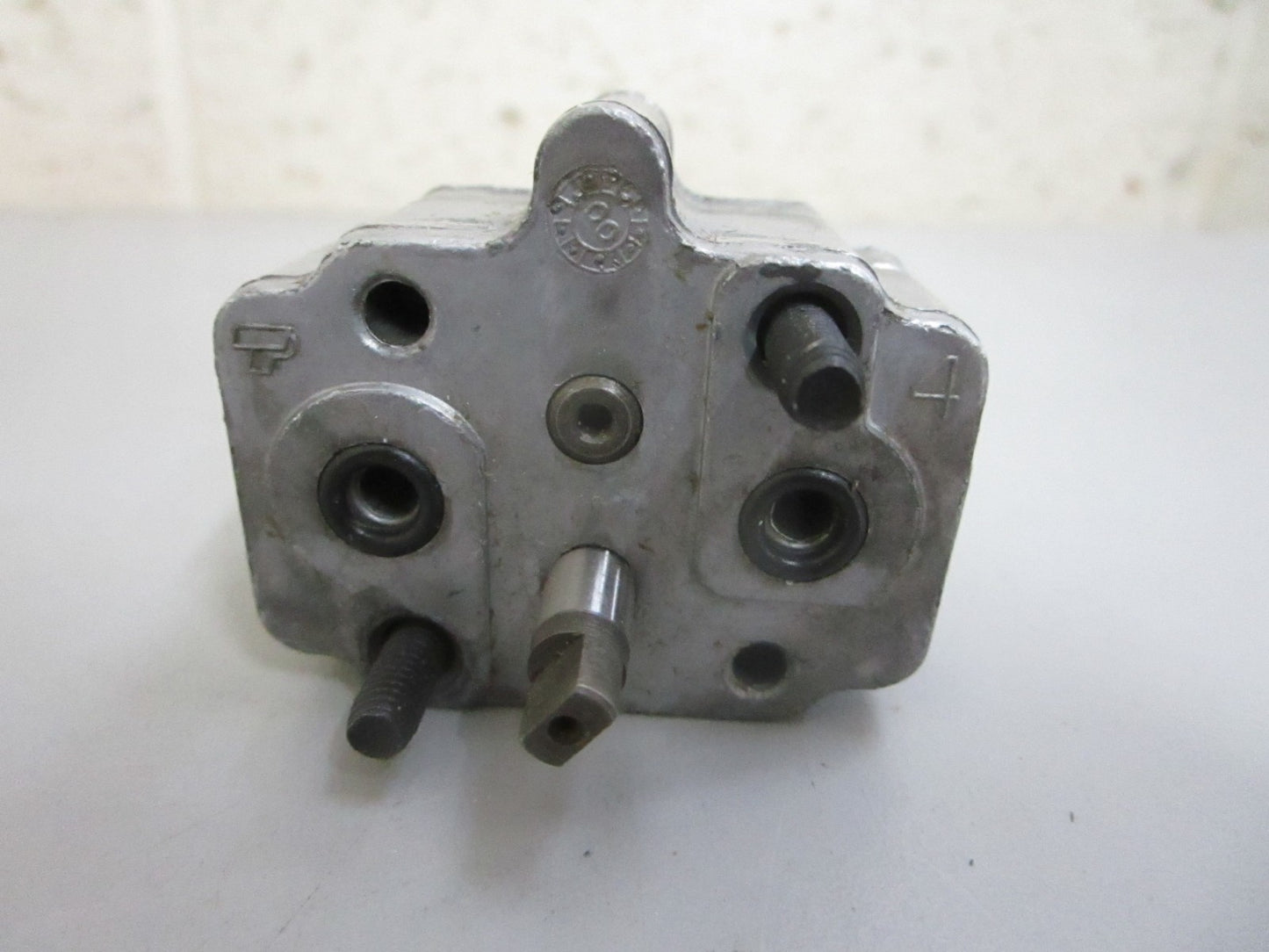 *NEW OEM* 0820 Volvo Penta Pump 3858075