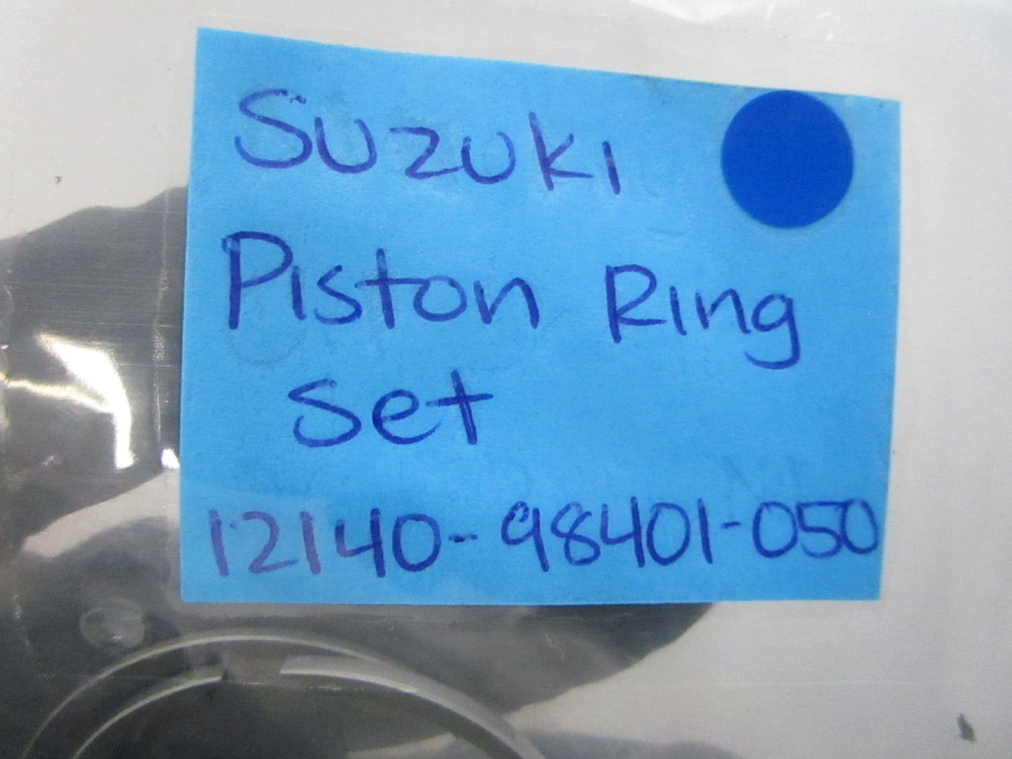 NEW OEM 12140-98401-050 Suzuki Piston Ring Set 0810