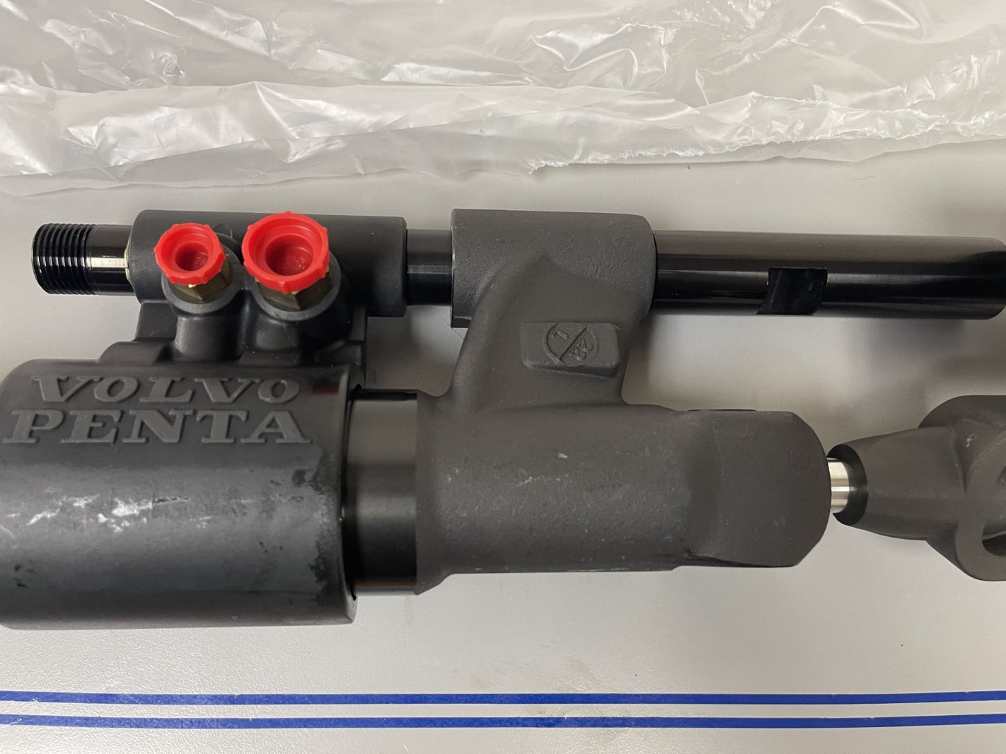 *NEW OEM* 0670 Volvo Penta Power Steering Actuator 3860883 21910902
