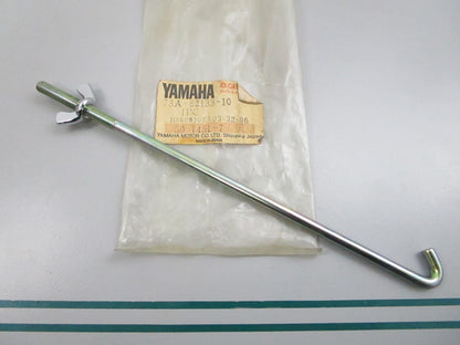 NEW OEM 73A-82133-10-00 Yamaha Fitting Screw 0810