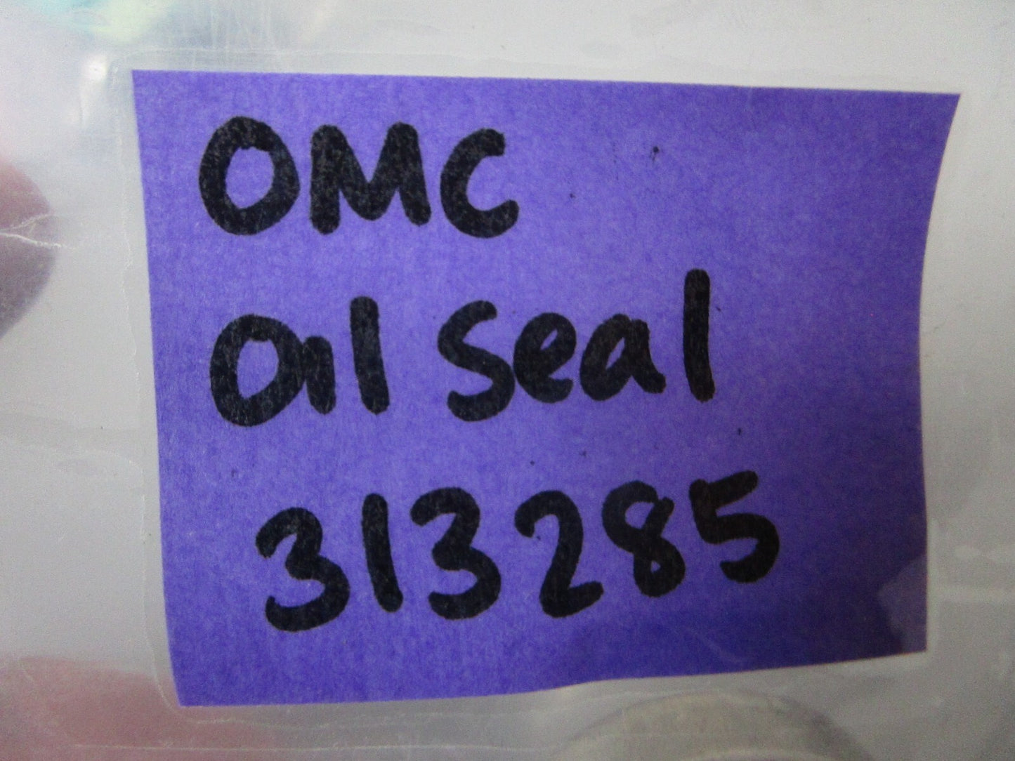 *NEW OEM* 0810 OMC Johnson Evinrude Oil Seal 313285 0313285