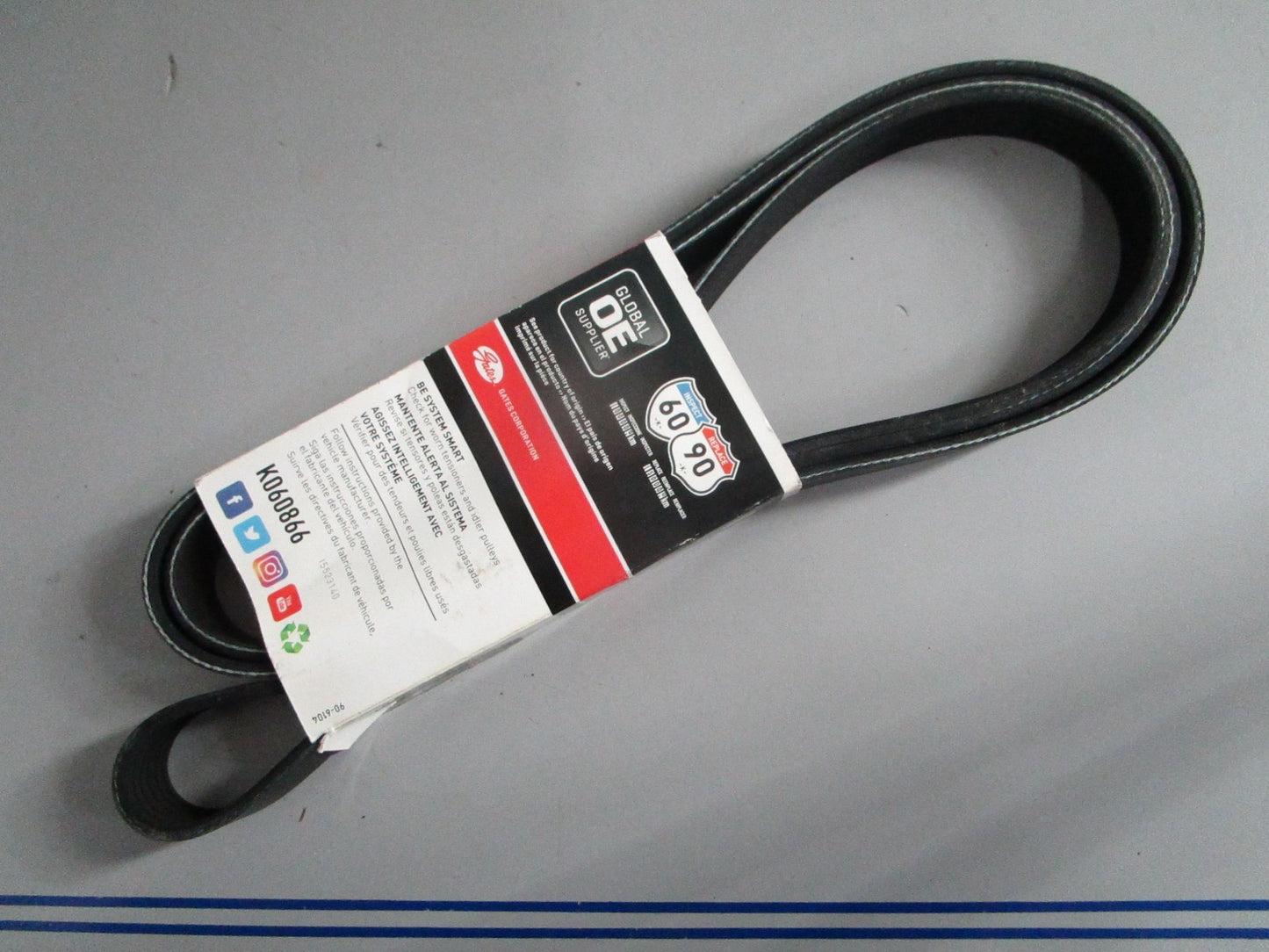 NEW K060866 Gates Micro-V Serpentine Belt 0820