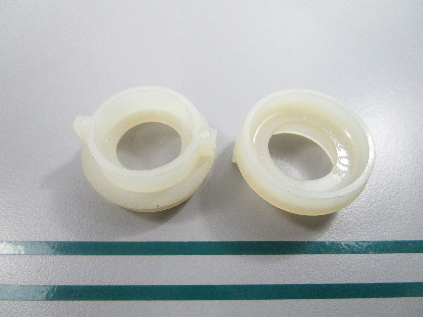 NEW OEM (LOT OF 2) 303282 0303282 OMC Johnson Evinrude Friction Block 0810