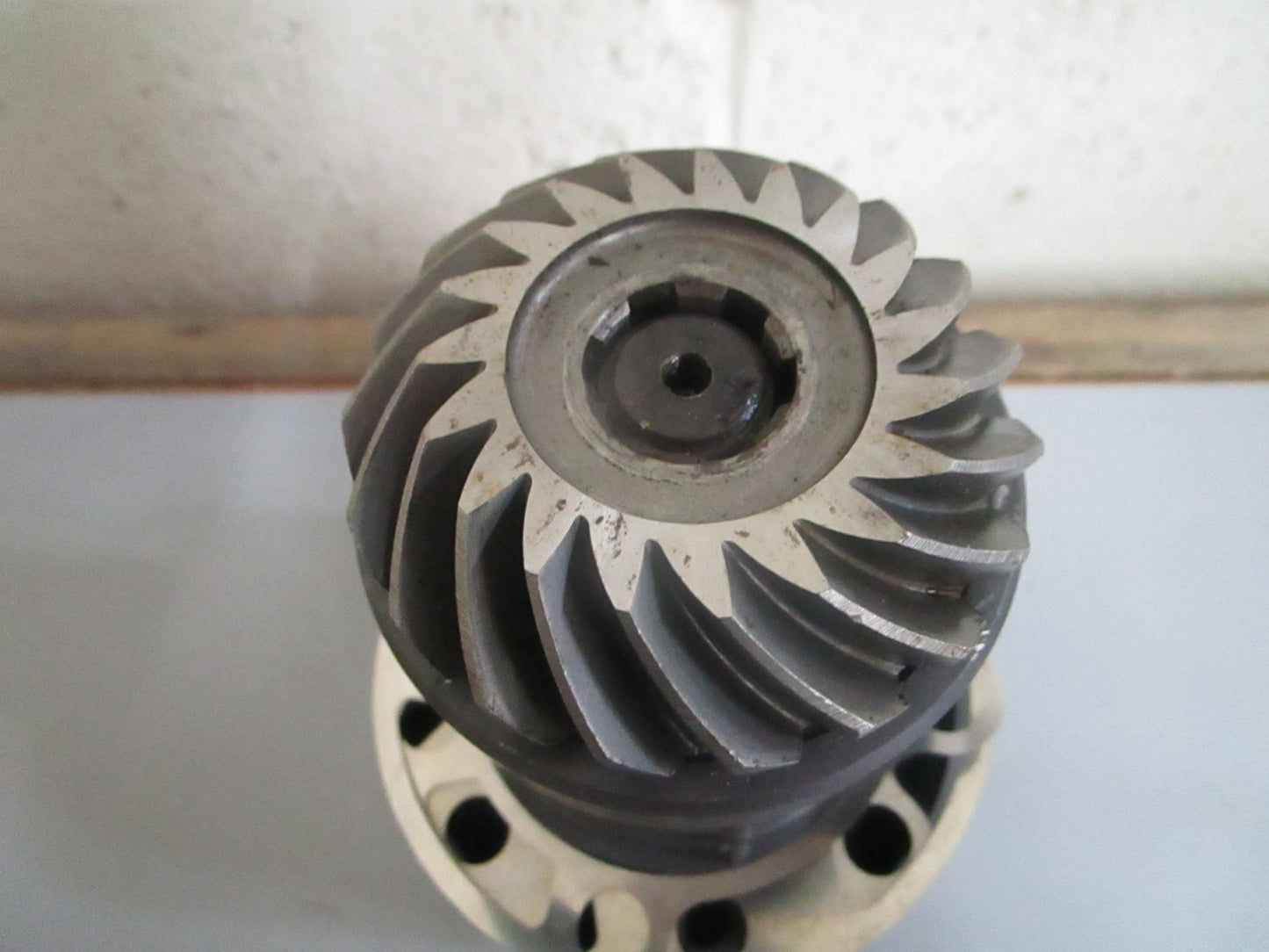 *NEW OEM* 0820 OMC Johnson Evinrude Bearing Housing 981221 0981221
