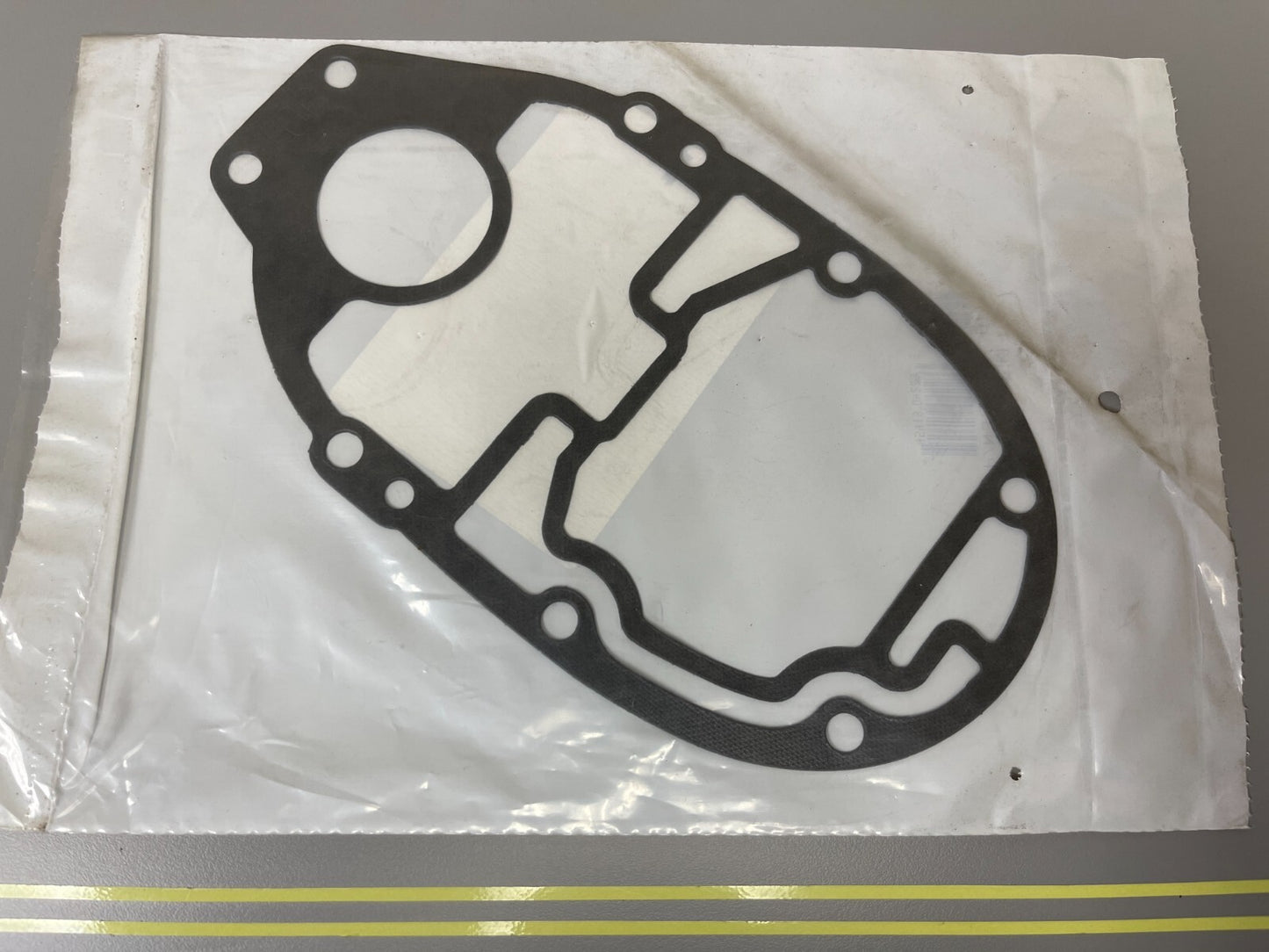 *NEW OEM* 0810 OMC Johnson Evinrude Gasket 310137 0310137