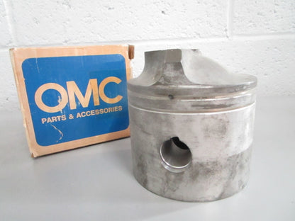 NEW OEM 388673 322969 OMC Johnson Evinrude .020 Piston 0820