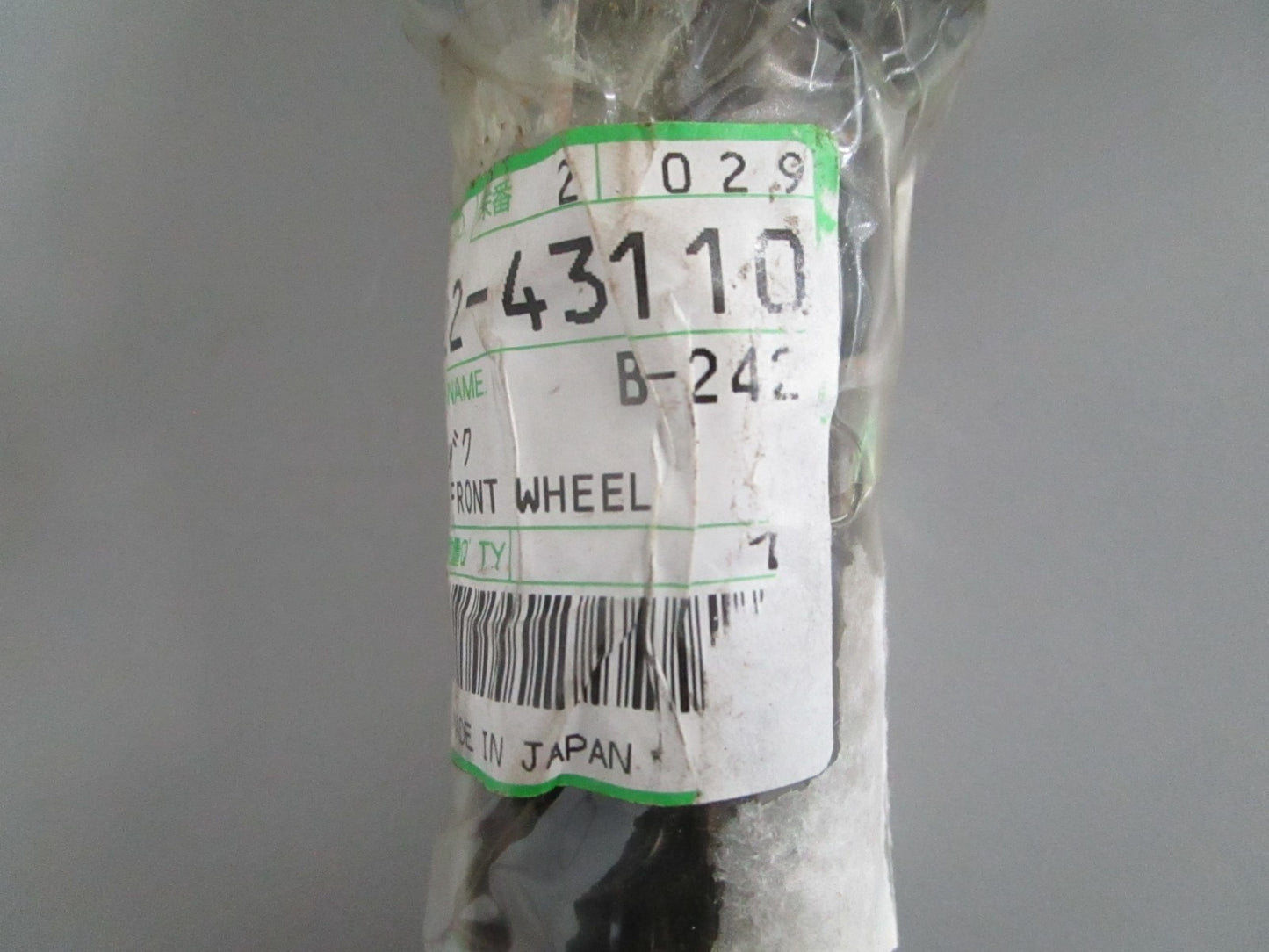 NEW OEM 70722-43110 Kubota Front Wheel Shaft 0820