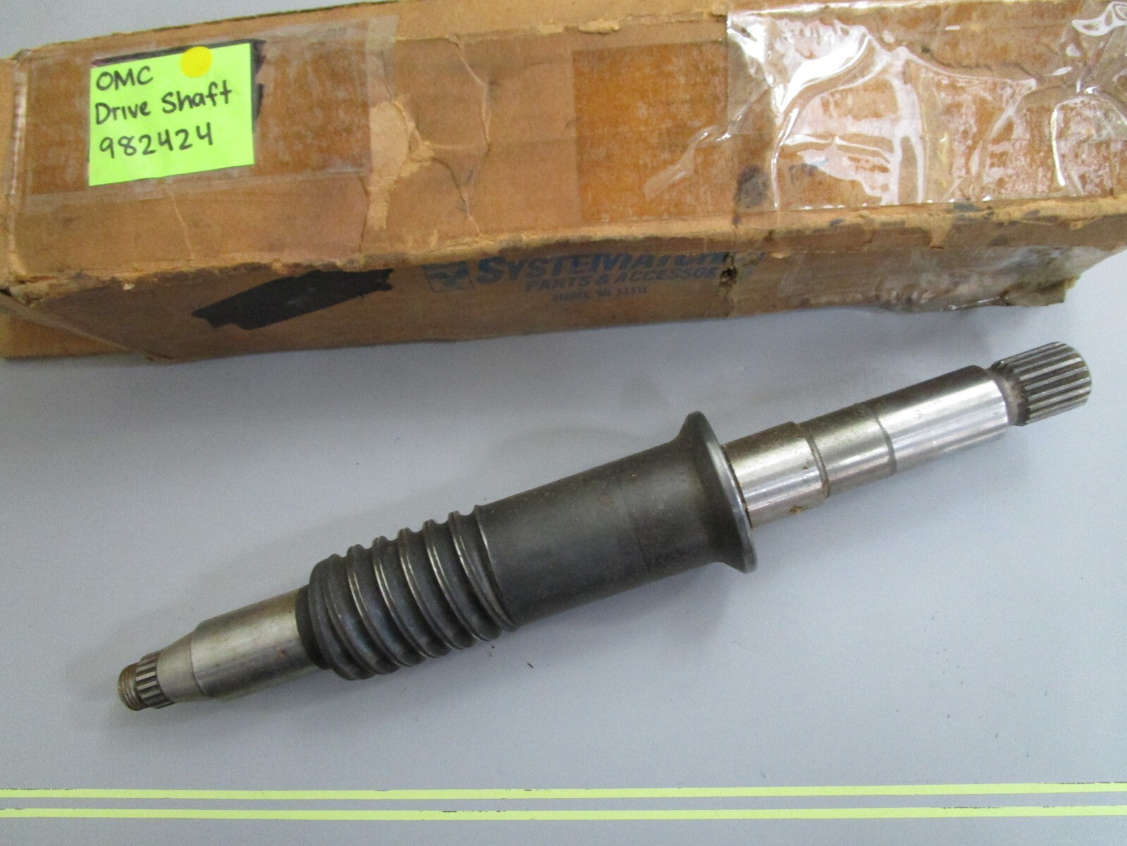 *NEW OEM* 0820 OMC Johnson Evinrude Drive Shaft 982424 0982424