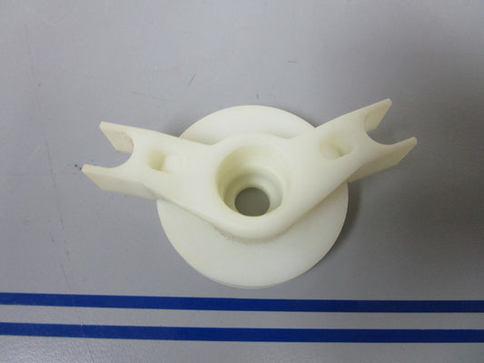 *NEW OEM* 0810 OMC Johnson Evinrude Shift Rod Cover 333781 0333781