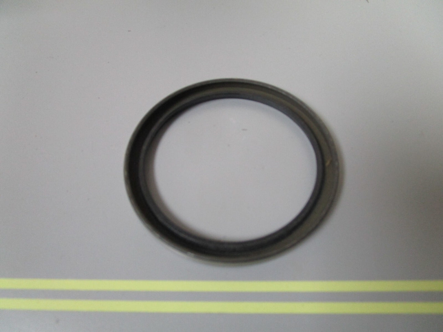*NEW OEM* 0810 OMC Johnson Evinrude Oil Seal 310649 0310649