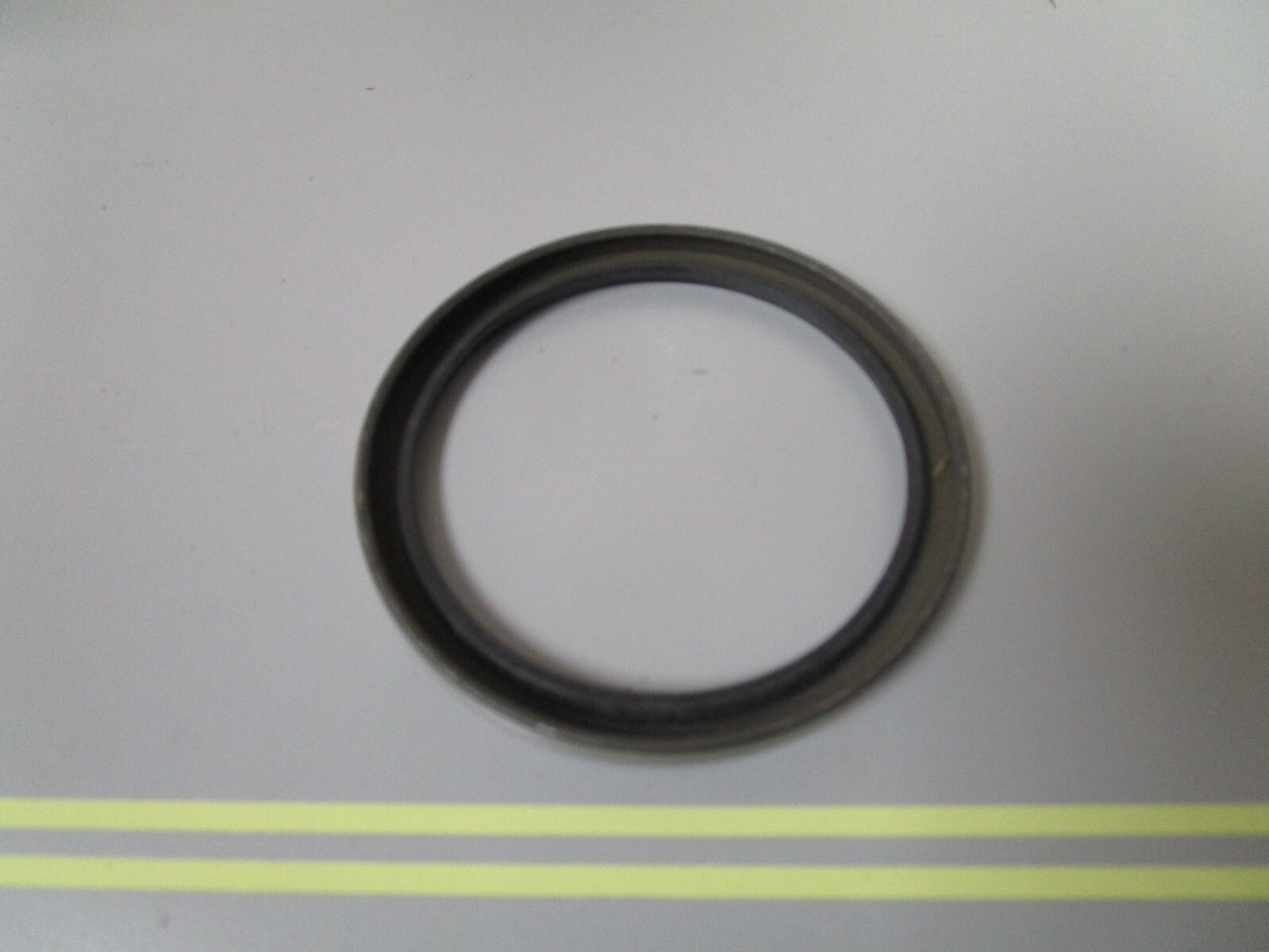 *NEW OEM* 0810 OMC Johnson Evinrude Oil Seal 310649 0310649