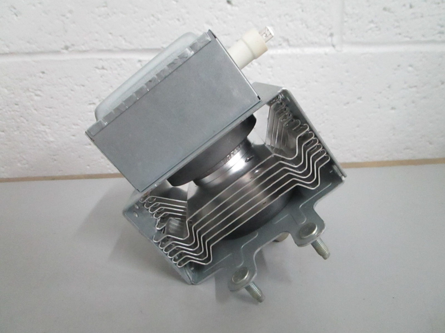 *NEW OEM* 0820 GE Microwave Magnetron & Stirrer WB49X10226