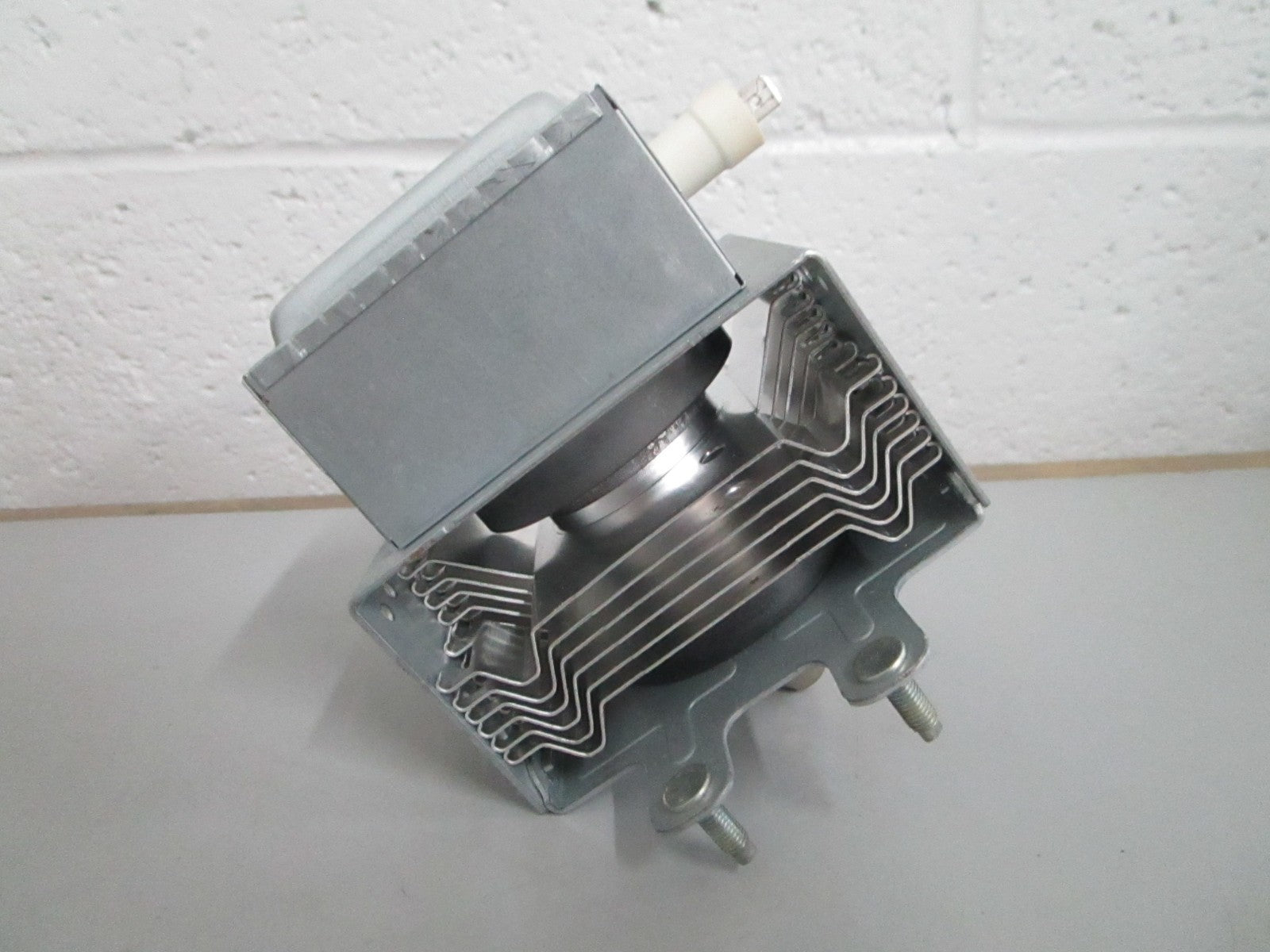 *NEW OEM* 0820 GE Microwave Magnetron & Stirrer WB49X10226