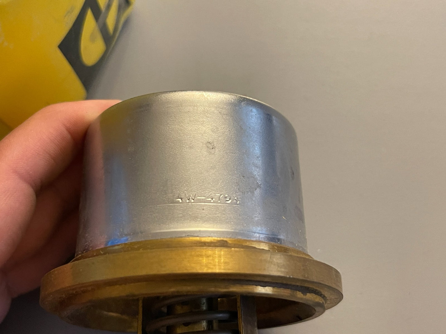 NEW OEM 4W-4794 CAT Caterpillar Thermostat Assembly 0720