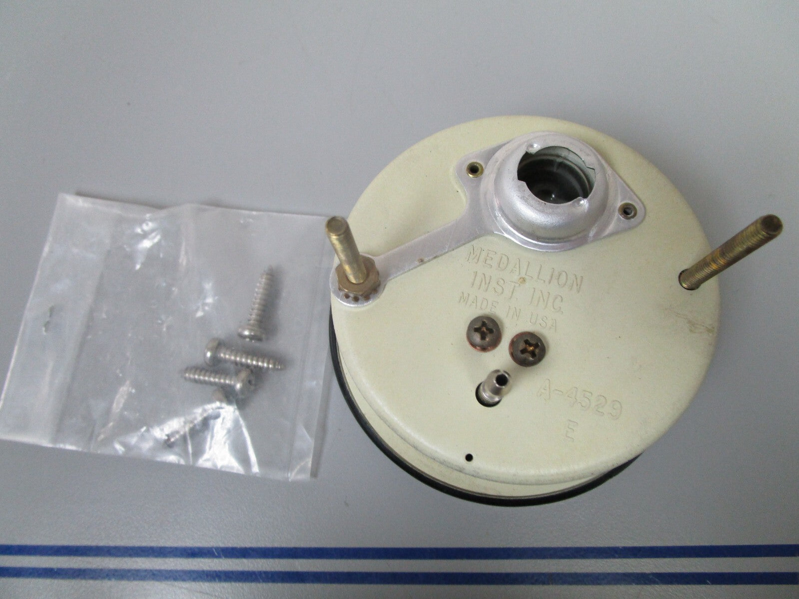 *NEW* 0810 Medallion 50MPH Speedometer Gauge SS-110-30 A-4529