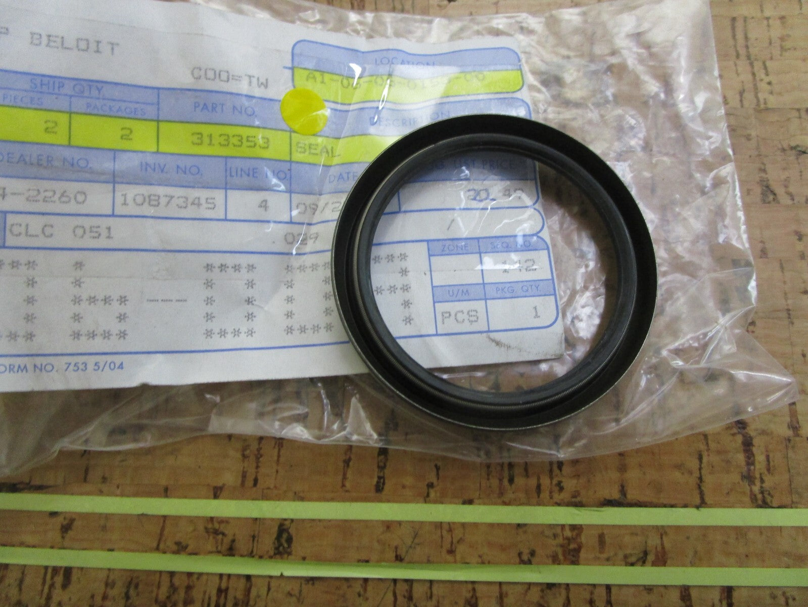 *NEW OEM* 0810 OMC Johnson Evinrude Seal 313353 0313353