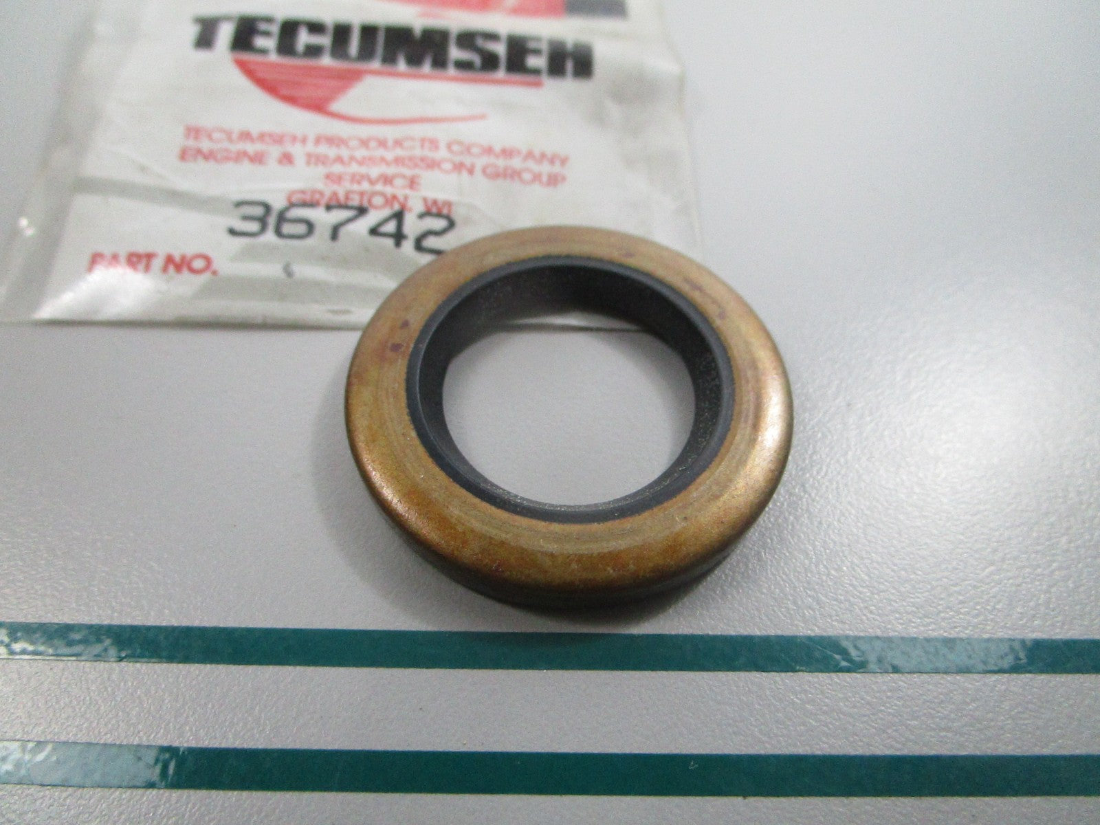 NEW OEM 36742 Tecumseh Oil Seal 0810