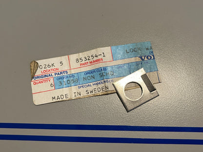 *NEW OEM* 0810 Volvo Penta Striker Plate 853254