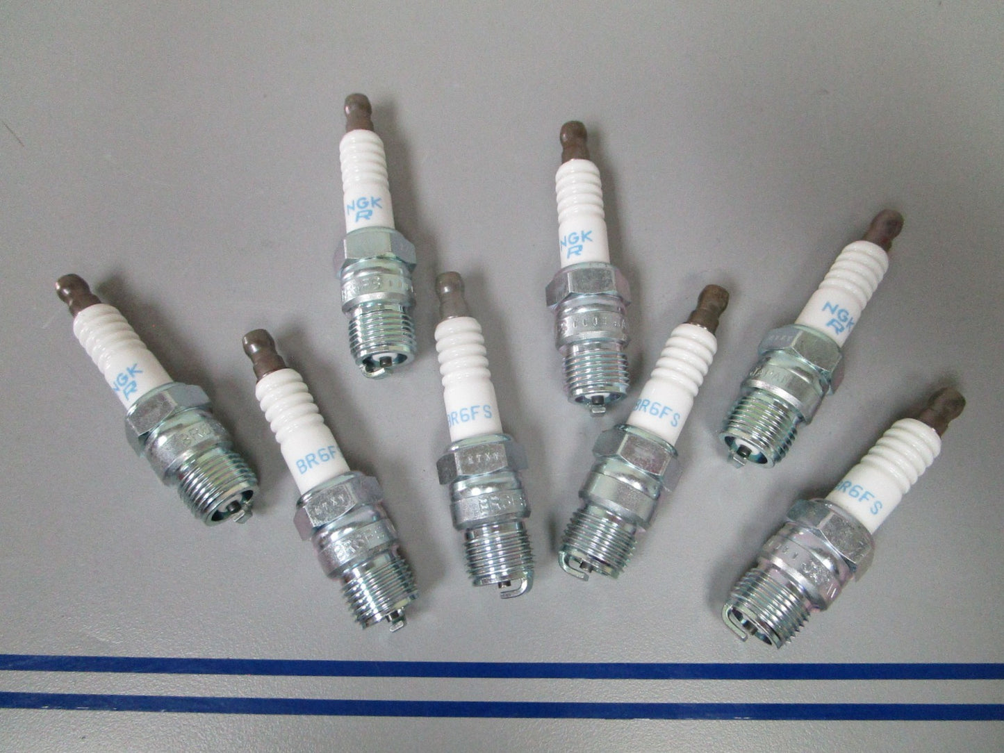 NEW OEM BR6FS NGK Spark Plug (LOT OF 8) 0720