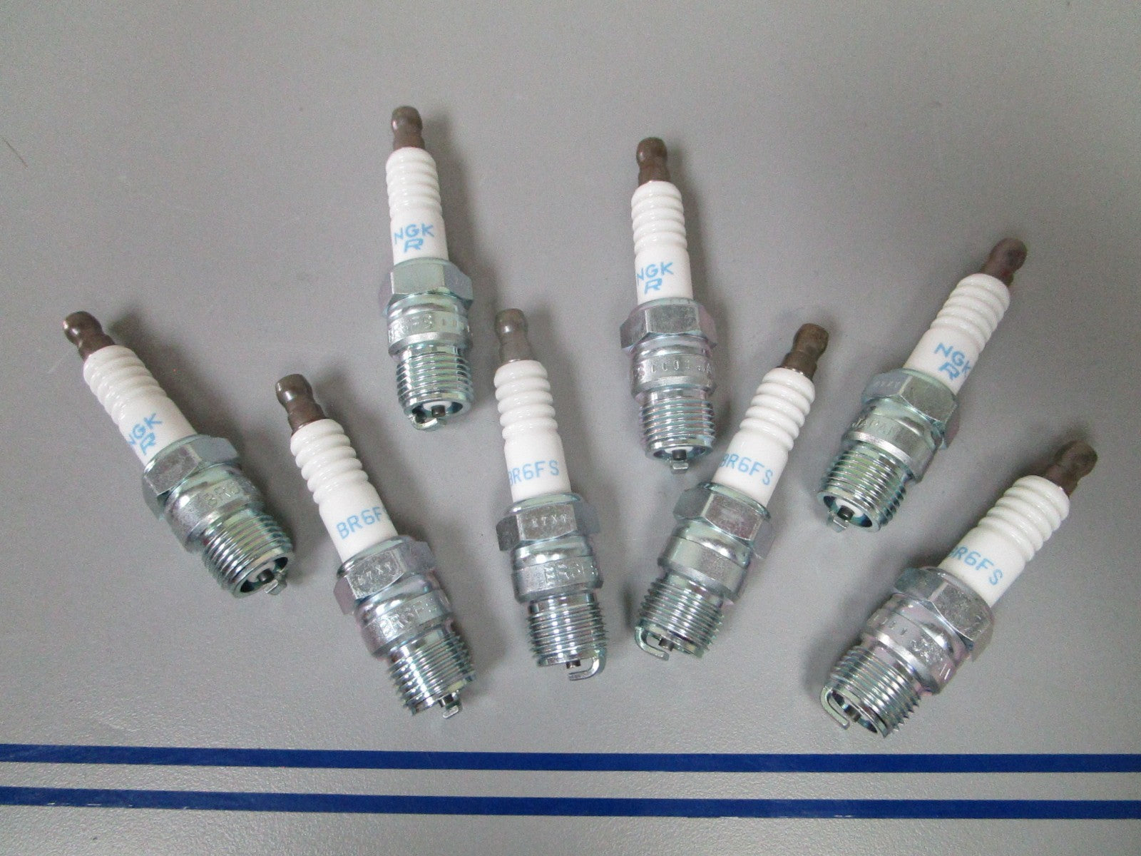 NEW OEM BR6FS NGK Spark Plug (LOT OF 8) 0720