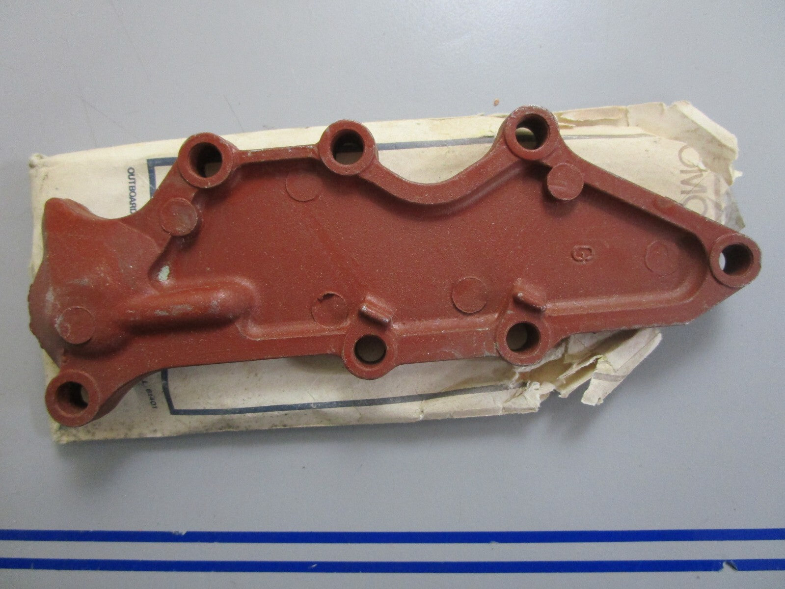 *NEW OEM* 0820 OMC Johnson Evinrude Cylinder Head Water Cover 318918 0318918