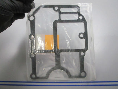 NEW OEM 51211-95240 51211-95260 Suzuki Gasket 0810