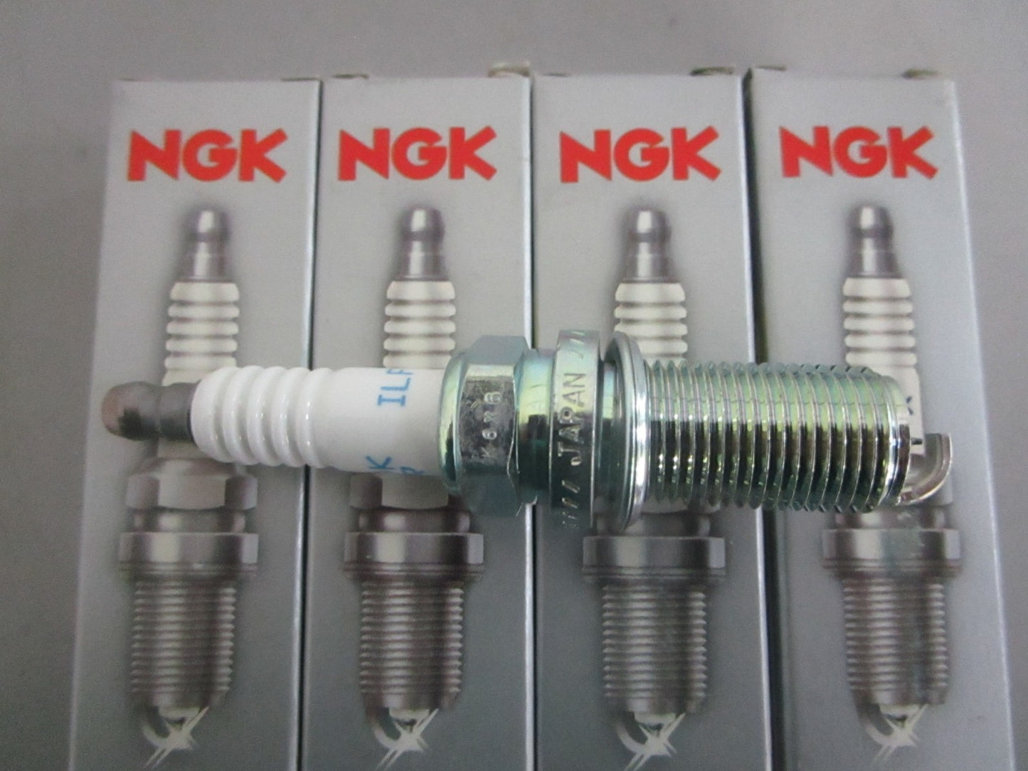 NEW OEM (LOT OF 4) ILFR6G NGK Laser Iridium Spark Plug 0820