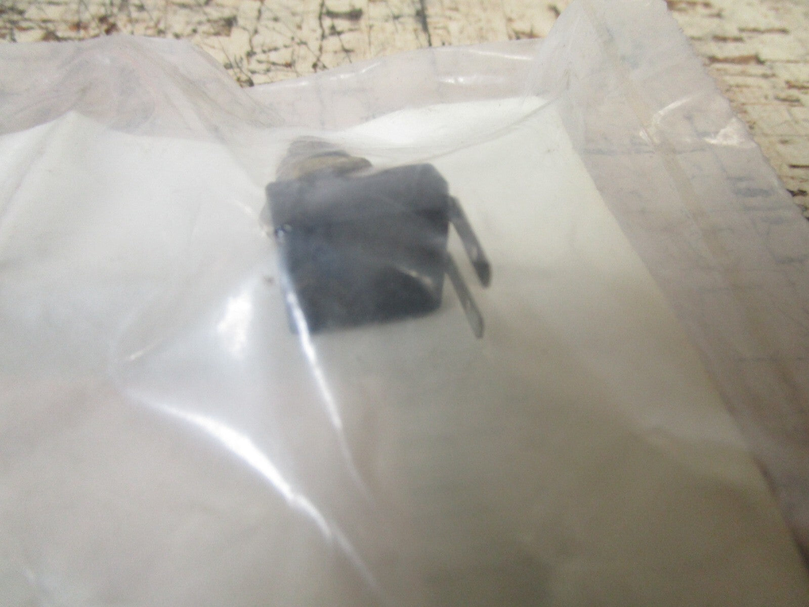 *NEW OEM* 0810 Volvo Penta Push Button Switch 3856848