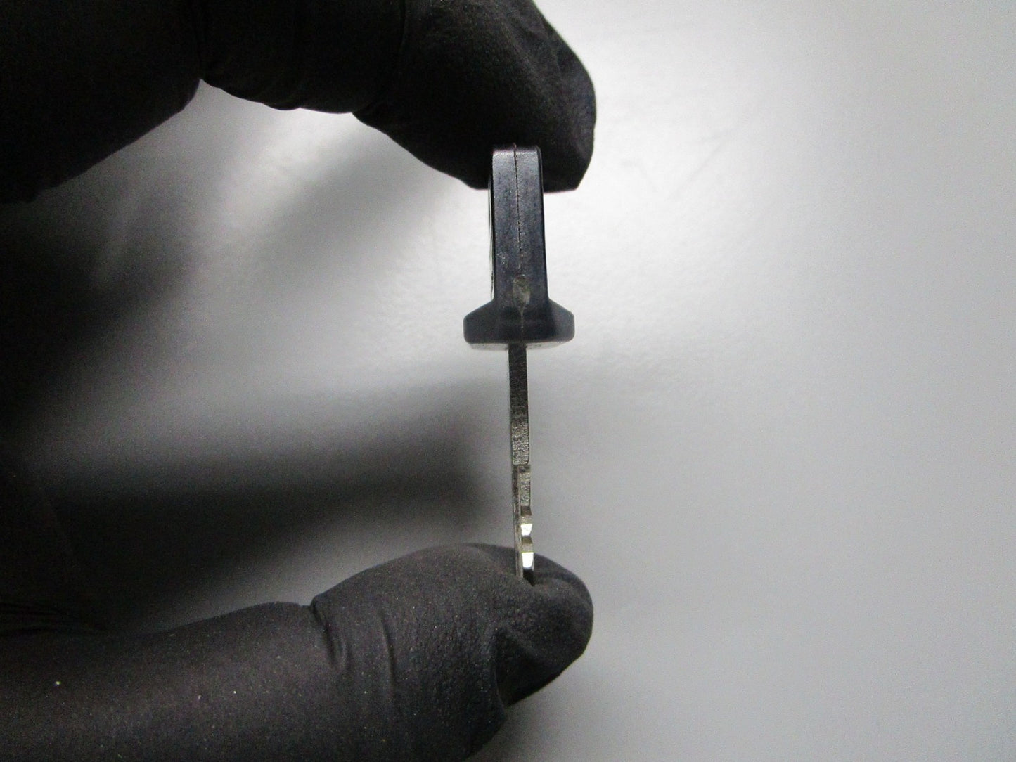 *NEW OEM* 0810 Suzuki (8511) Ignition Key 37141-93300