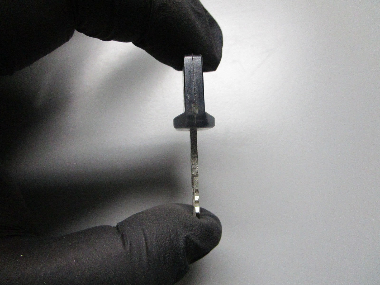 *NEW OEM* 0810 Suzuki (8511) Ignition Key 37141-93300