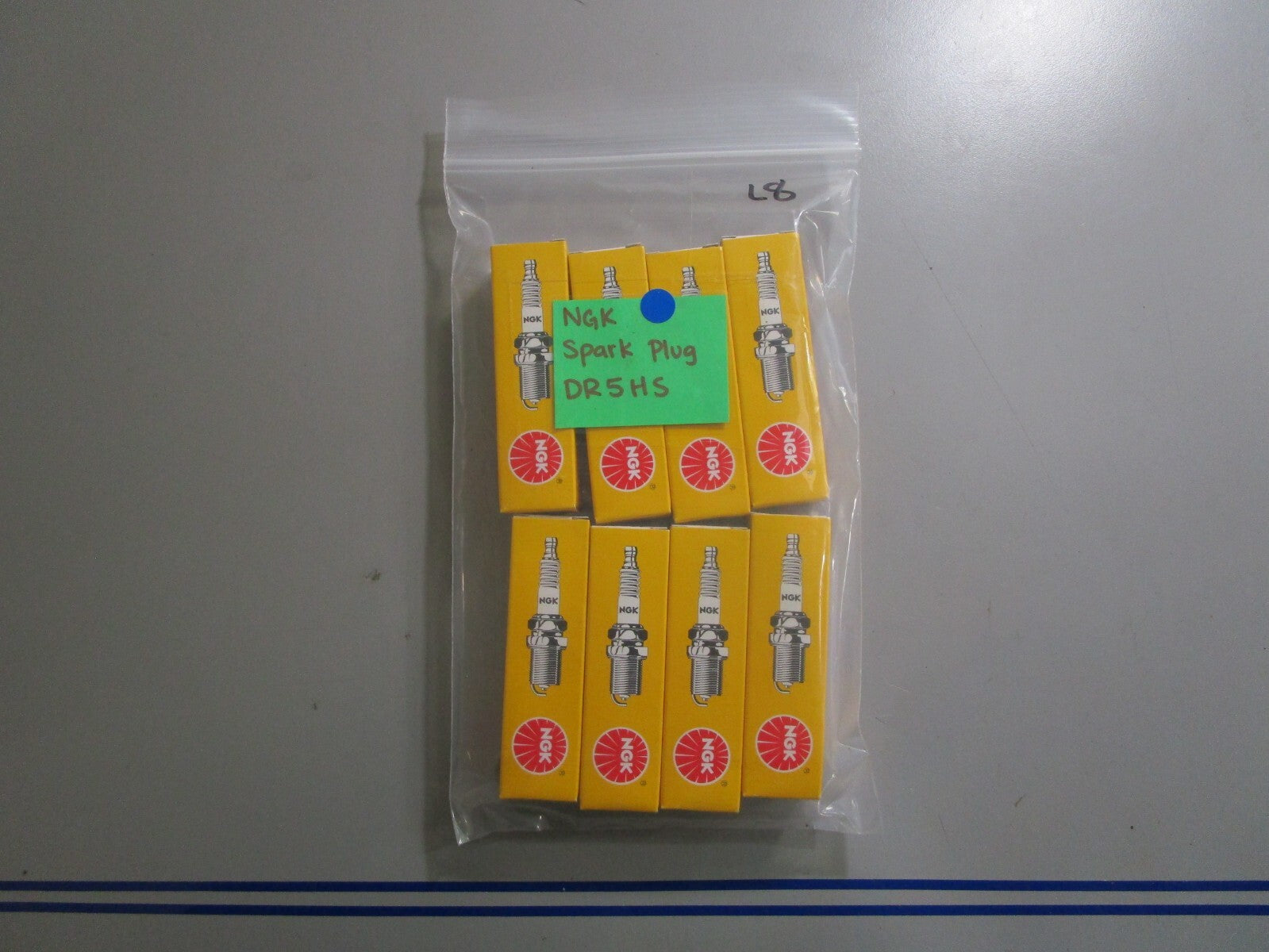 *NEW* (LOT OF 8) 0810 NGK Spark Plug DR5HS