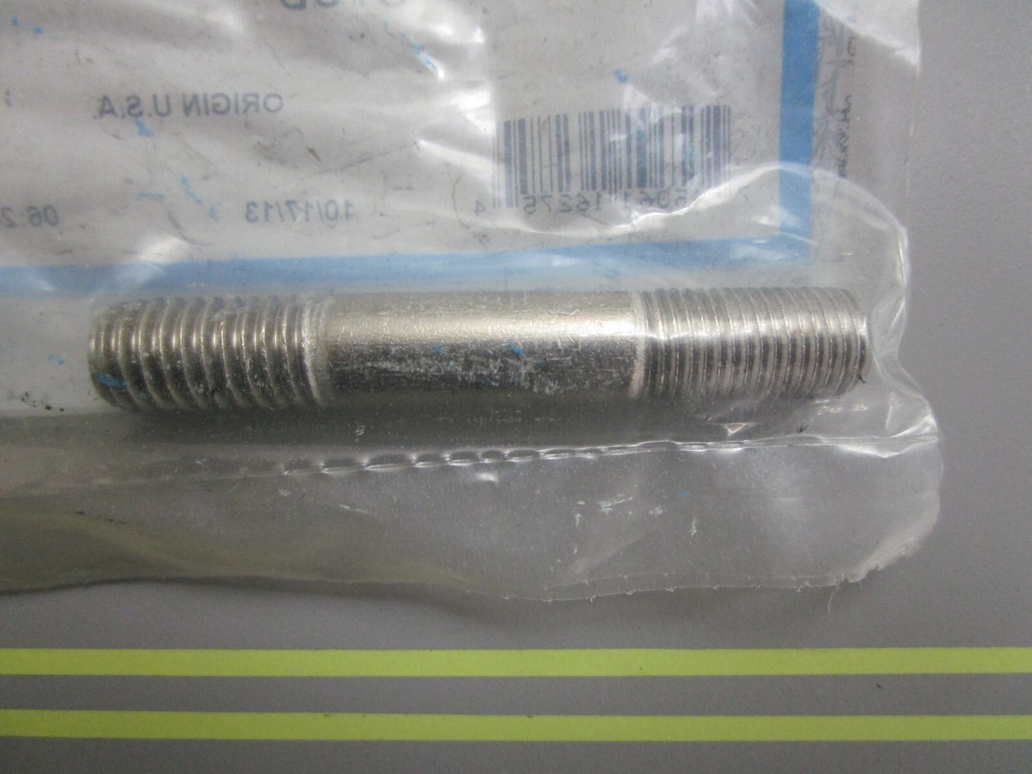 *NEW OEM* 0810 Mercury Quicksilver Stud 16-59579