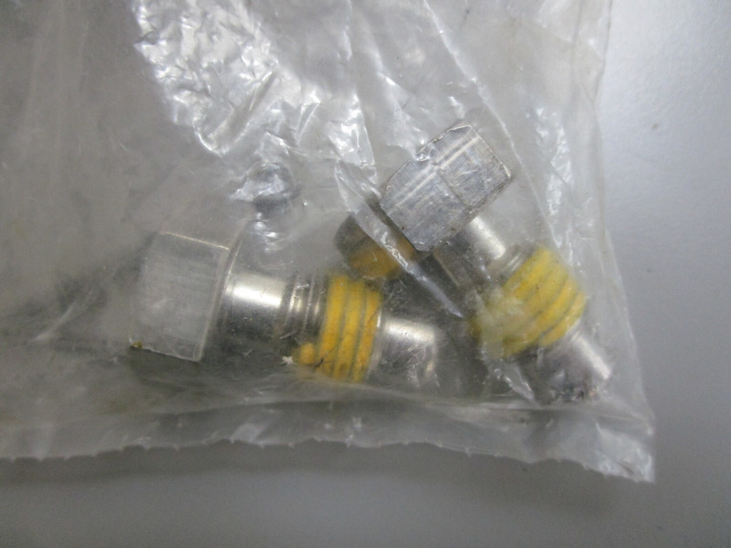 *NEW OEM* 0810 Volvo Penta Steering Attaching Kit 3853919