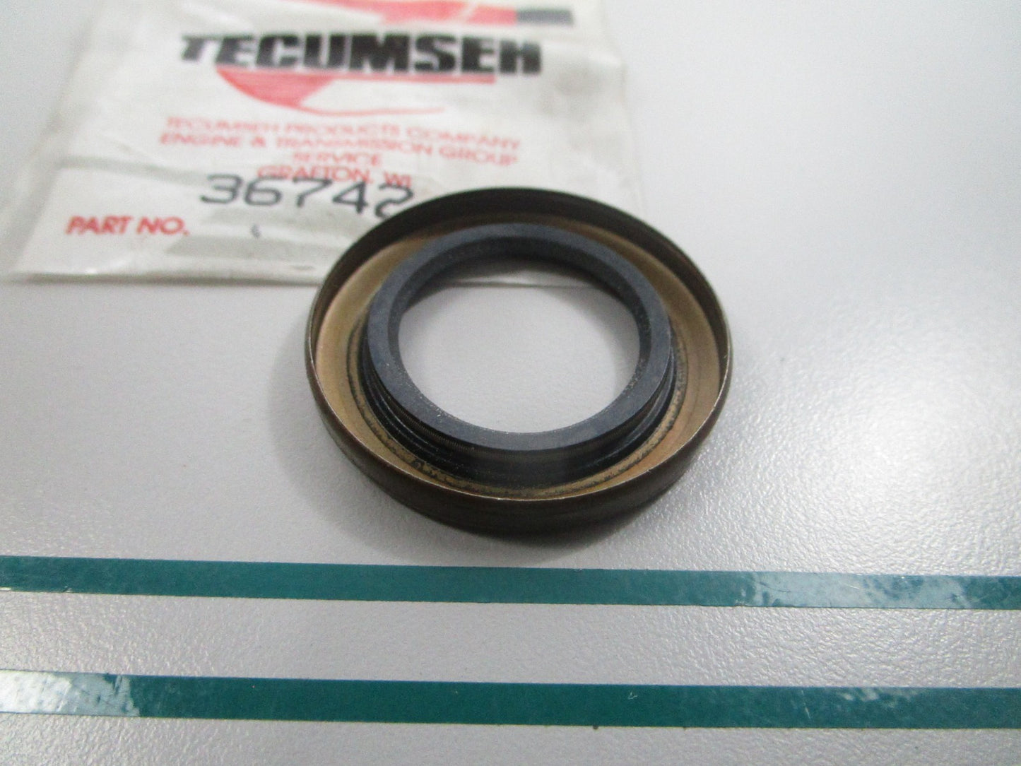 NEW OEM 36742 Tecumseh Oil Seal 0810