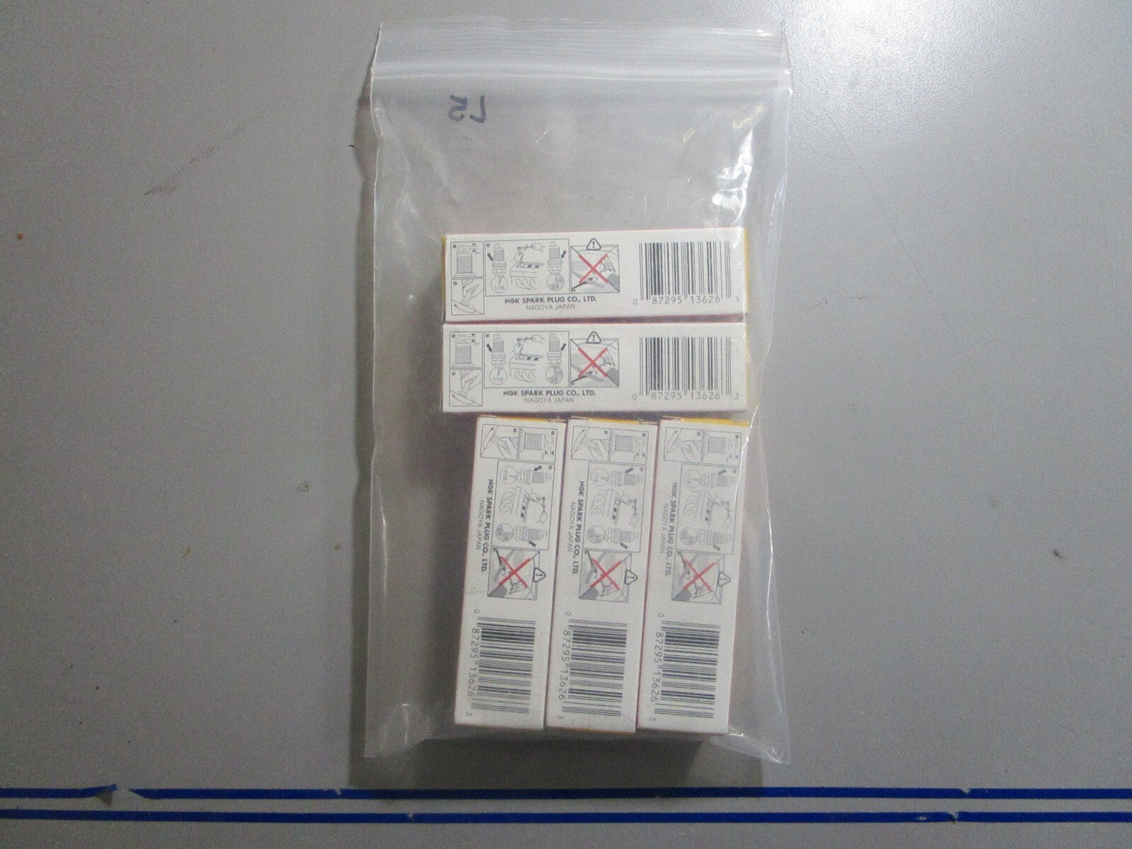 *NEW* (LOT OF 5) 0810 NGK Spark Plug B9HS-10