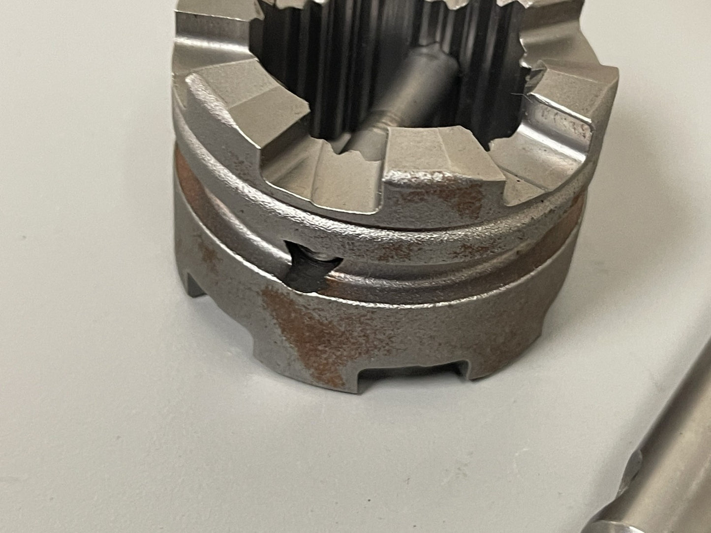 NEW OEM 337774 Johnson Evinrude Clutch Dog 0670