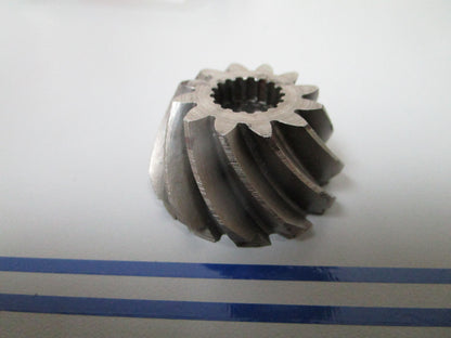 NEW OEM 315533 0315533 OMC Johnson Evinrude Pinion Gear 0720