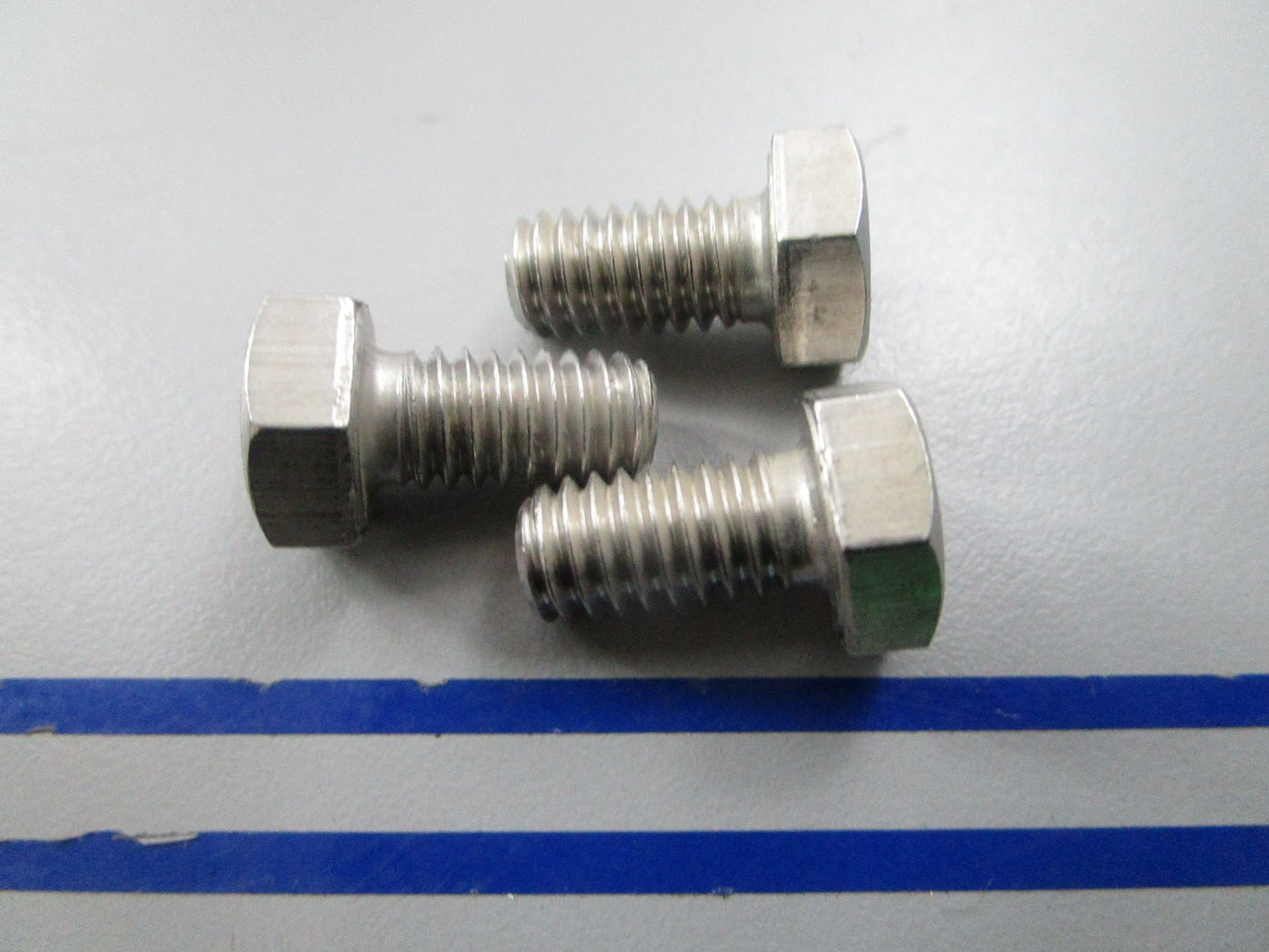 NEW OEM (LOT OF 3) 330437 0330437 OMC Johnson Evinrude Screw 0810