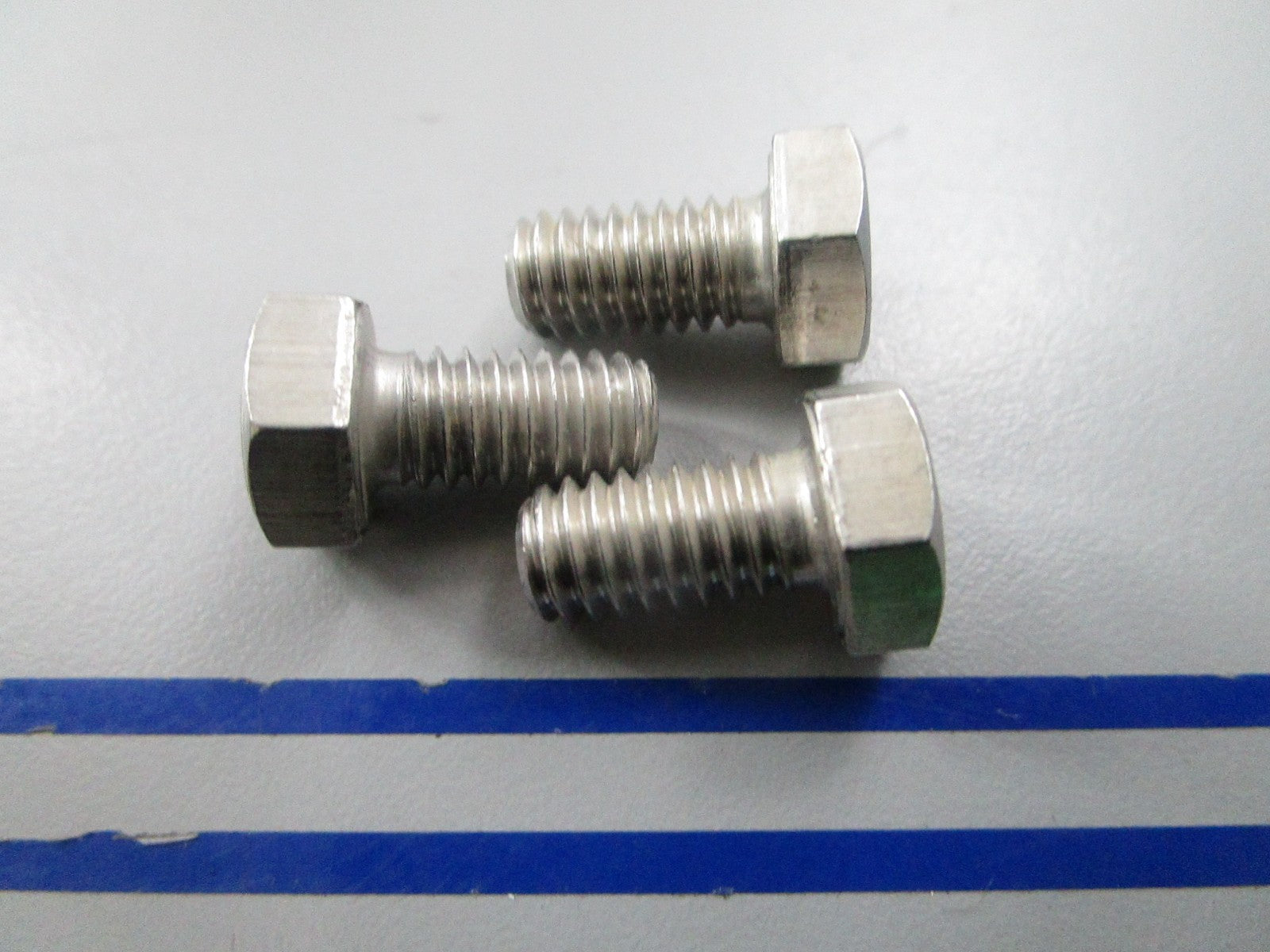 NEW OEM (LOT OF 3) 330437 0330437 OMC Johnson Evinrude Screw 0810